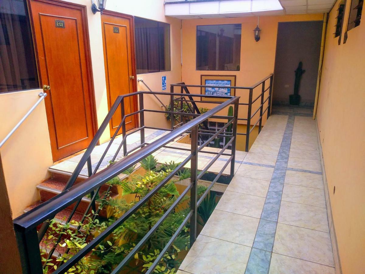 Casa Blanca Hospedaje Huamancaca 外观 照片